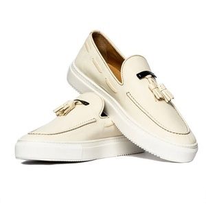 NOHOW SLIP-ON LEATHER SHOES IN CREAM (LOAFERS) US SIZE 9